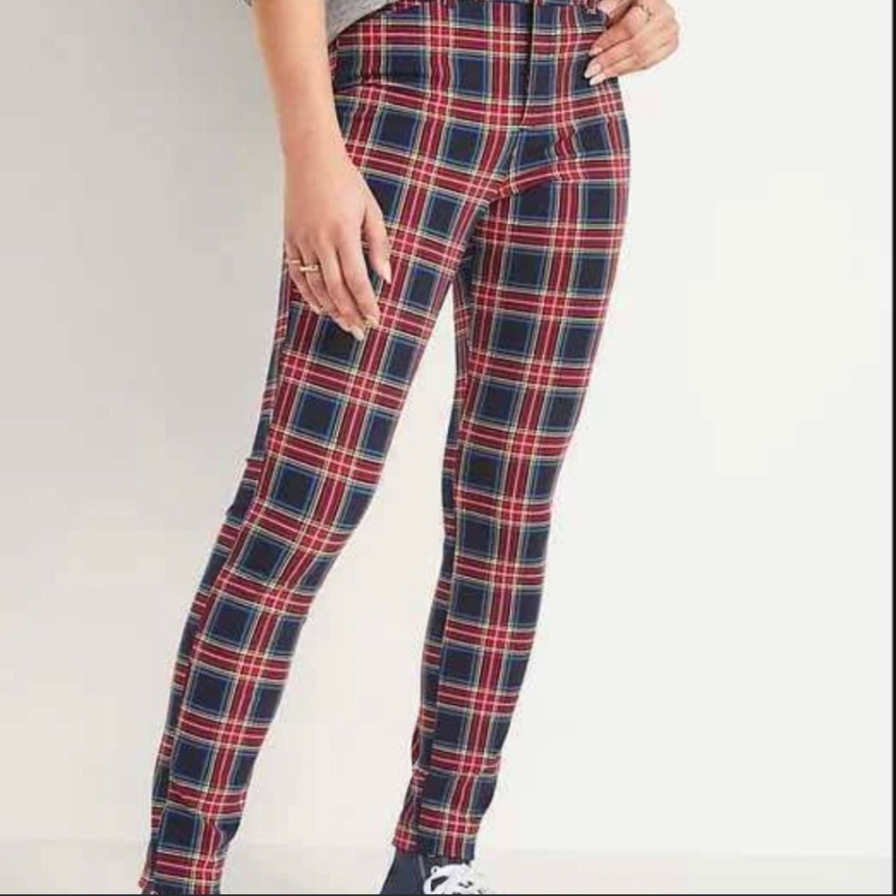Wanted!! Old Navy High-Waisted Pixie Pants